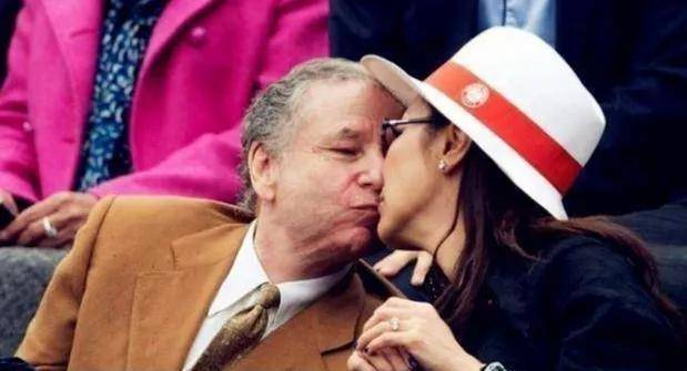 杨紫琼成奥斯卡首位华裔影后实至名归.