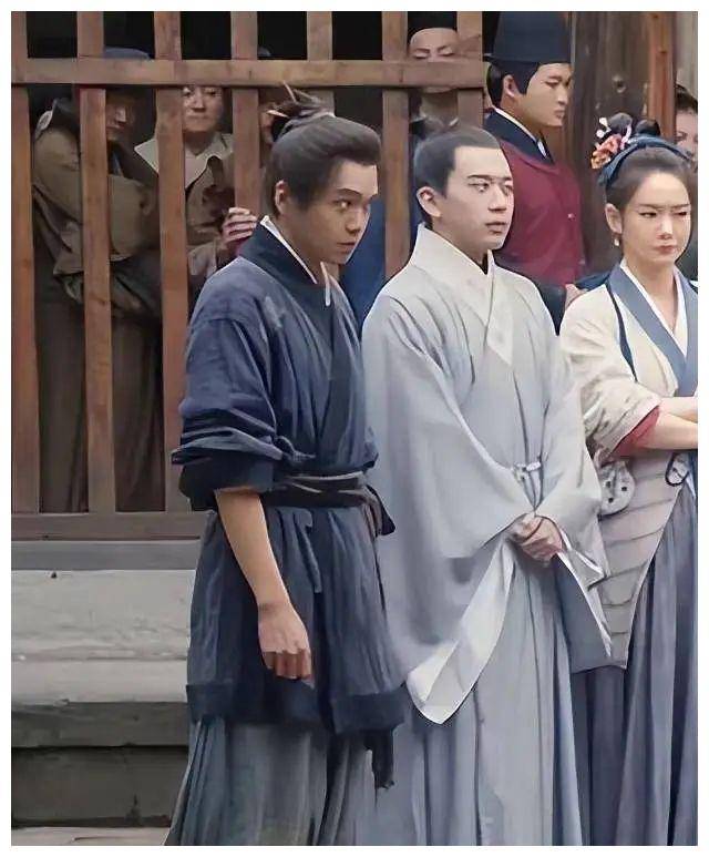 《显微镜下的大明》服饰惹争议,韩国网友问:你们有戴过官帽吗?