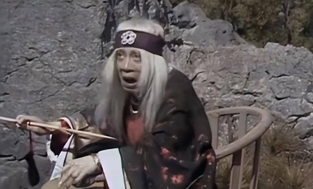 金角,银角大王的干娘狮驼岭中出现恐吓猪八戒的白无常狮驼岭出现的"总