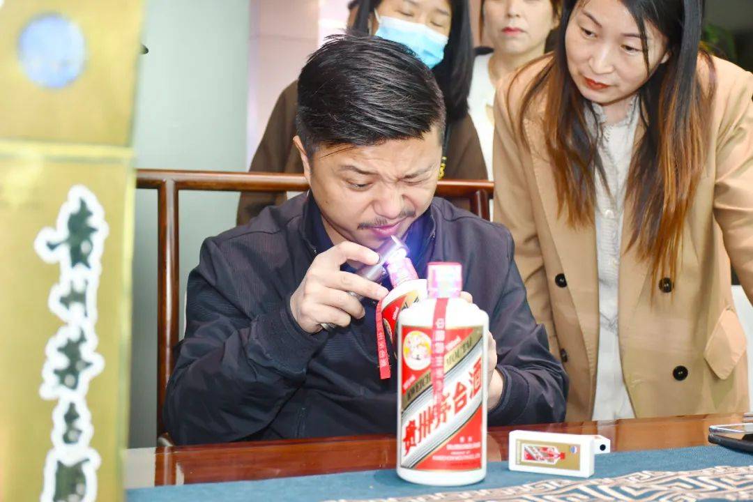 贵州茅台专卖店315国际消费者权益日公益宣传活动_茅台酒_鉴定_南阳市