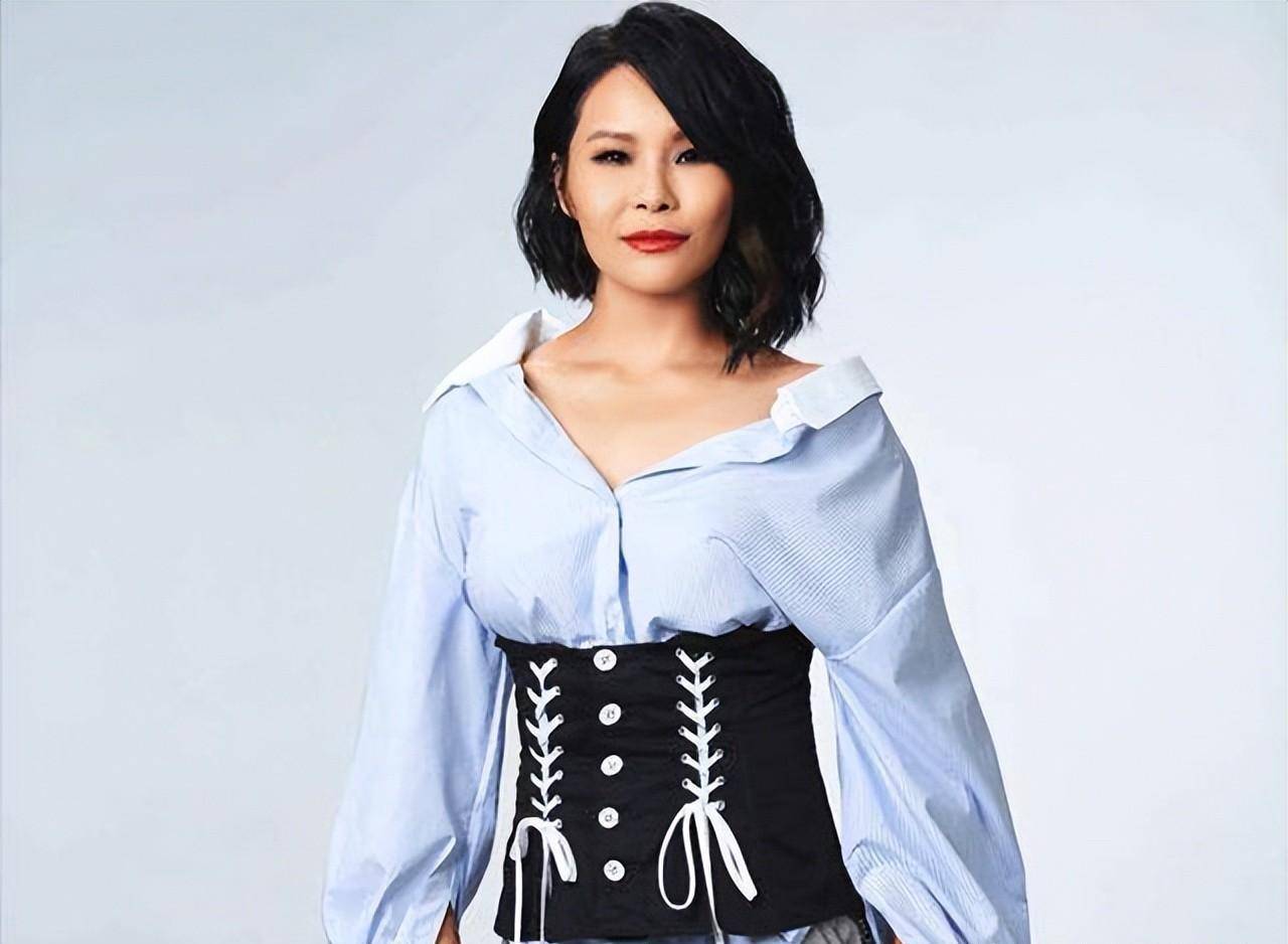 周慧出道24年,歌声从未被人遗忘!45岁的她,还是一个人_周晖_专辑_男友