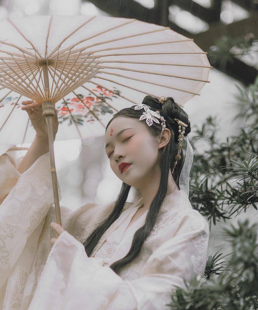 拍古风人像不会摆姿势?这几个动作教你玩"穿越",文艺高雅气质