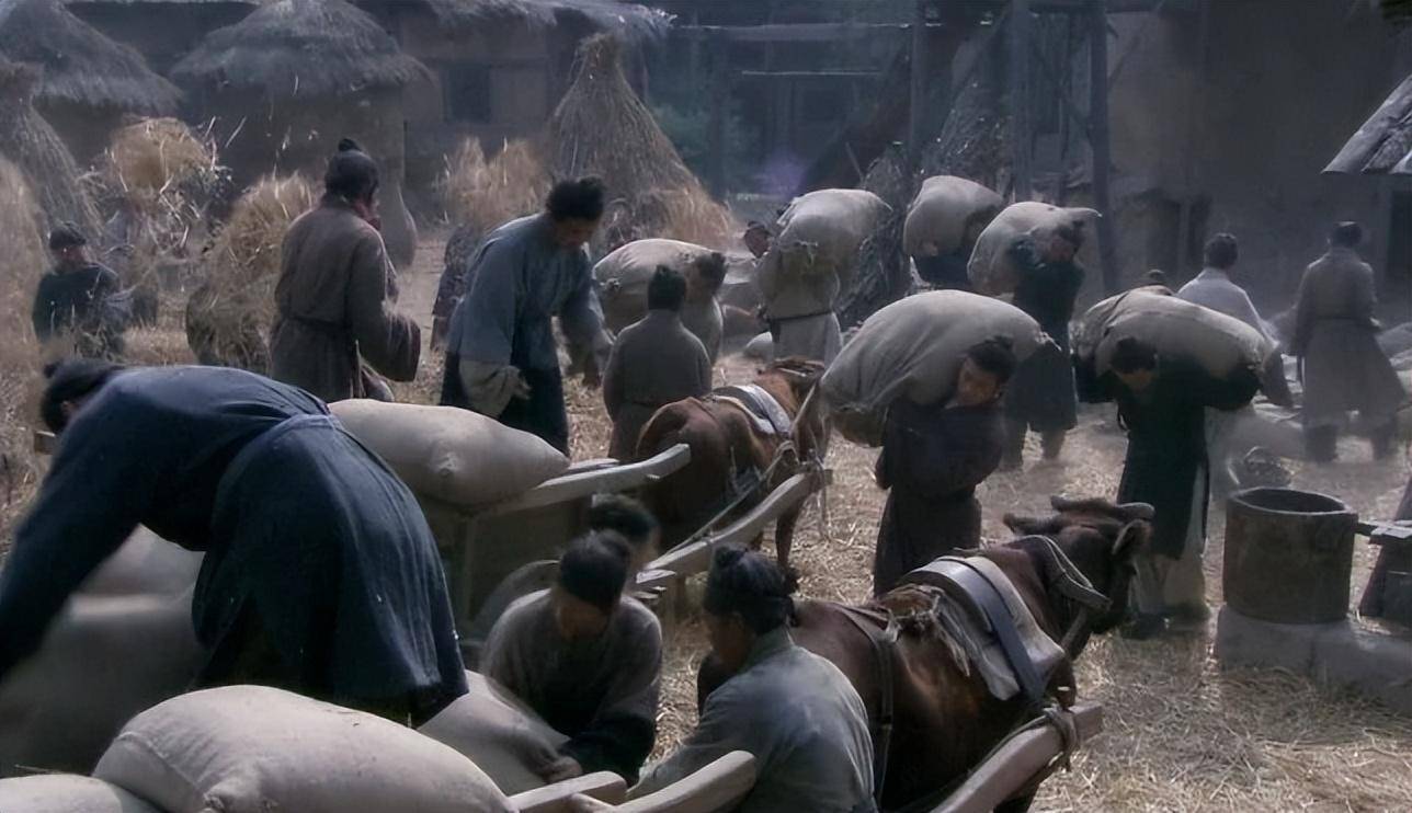 雍正"官绅一体当差"政策险造成清朝提前灭亡,乾隆一上台就叫停_服杂役