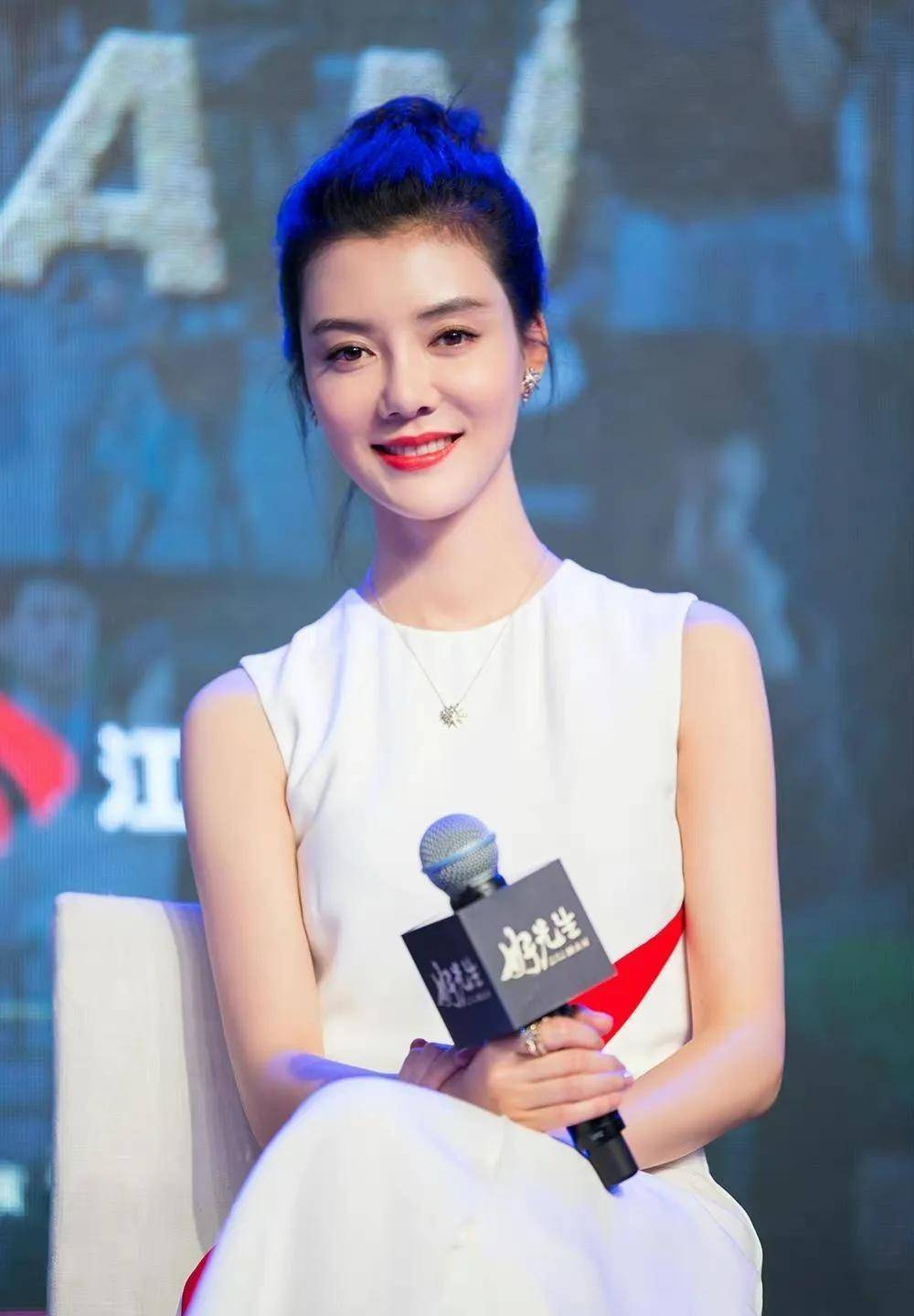 三个女人一台戏,车晓无意间成了最美的,关晓彤和江疏影受委屈了_时候