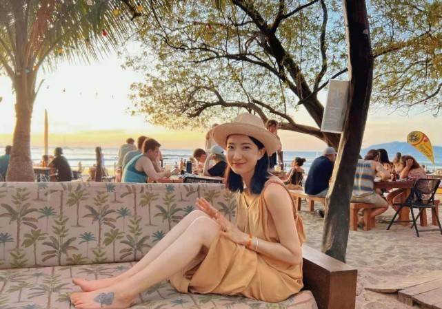 穿比基尼纹身抢镜真个性,超模身材辣翻_造型_许婧_度假