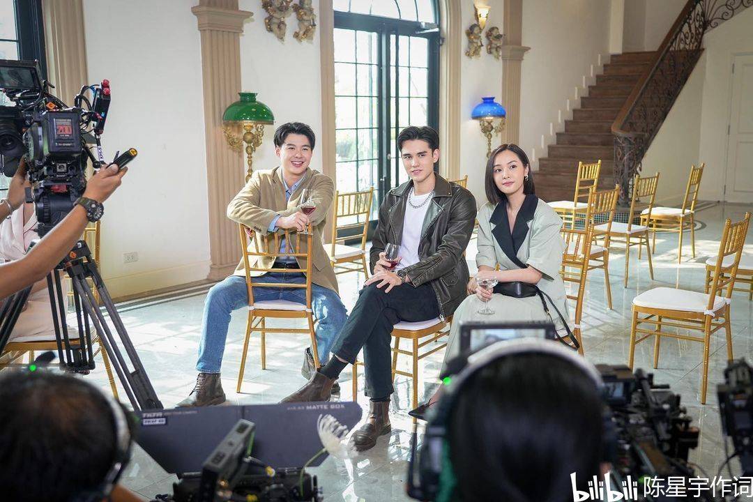 更多泰国文娱资讯可以关注【你正在追的泰国泰剧】或vb@陈星宇作词