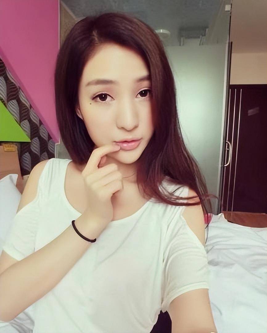 小郭:2023年春节在牢房度过,保时捷上灰好厚,再也不敢嚣张了_郭登峰