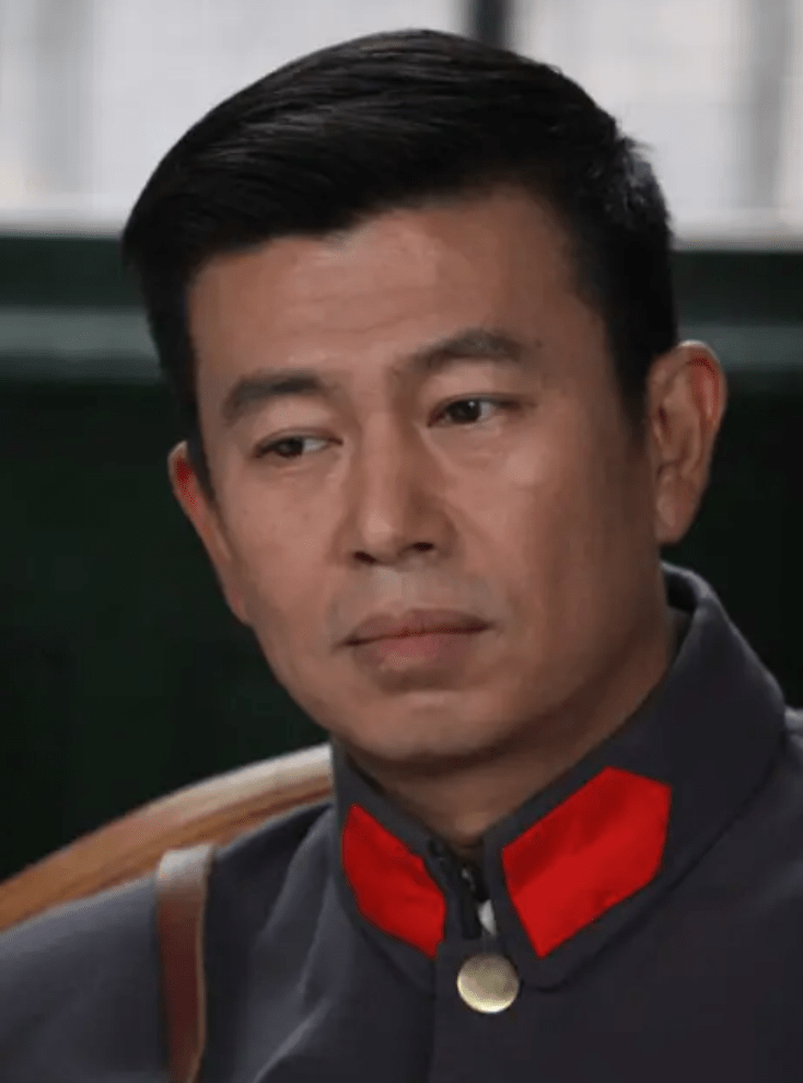 著名演员江柏萱:娶单亲妈妈为妻,夫妻恩爱25年,把彼此当成宝_蔡雯