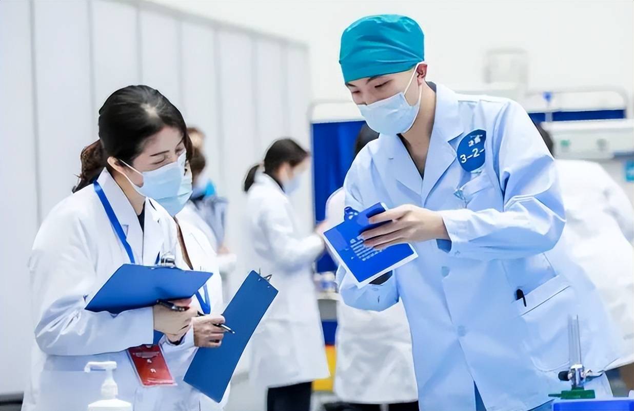 医学生就业内卷严重,医学博士都惨遭淘汰,竞争原来这么激烈_医生_岗位