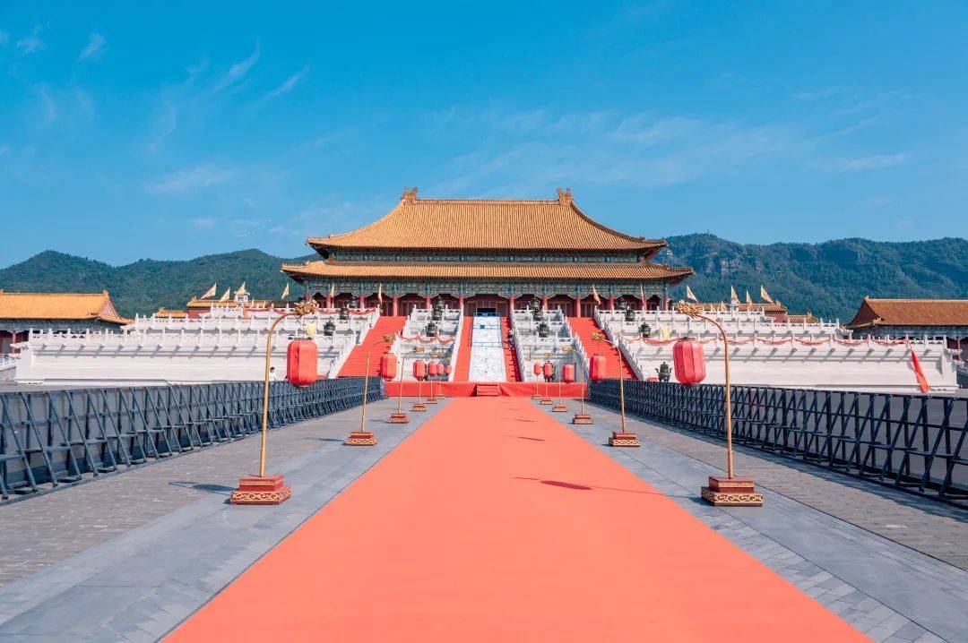 【春季踏青】超值畅玩三大景点 梦幻谷 横店影视城纯玩二日团建_外滩