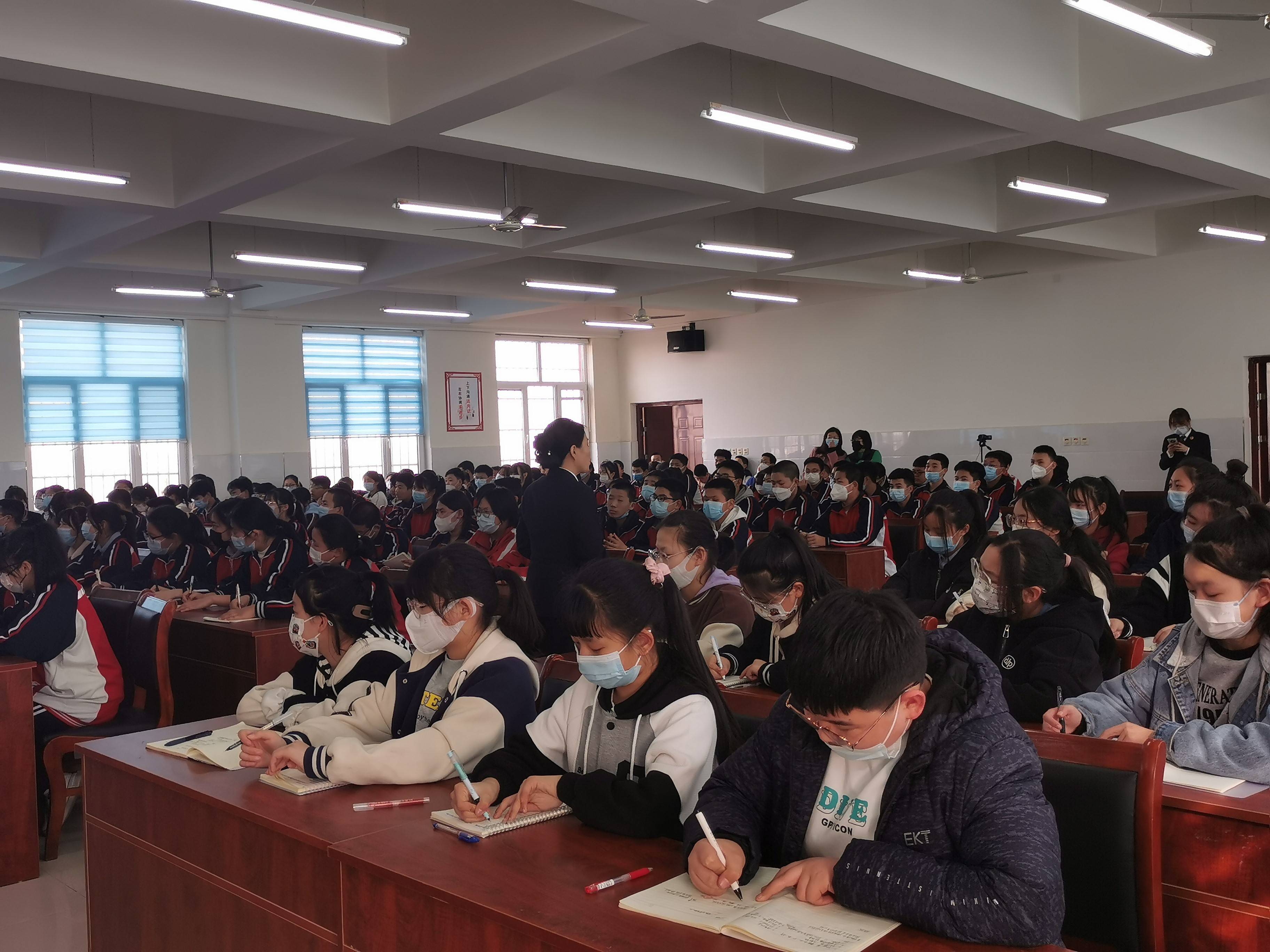 河北保定:高新区贤台中学开展普法活动_王洪岩_进校园_学法