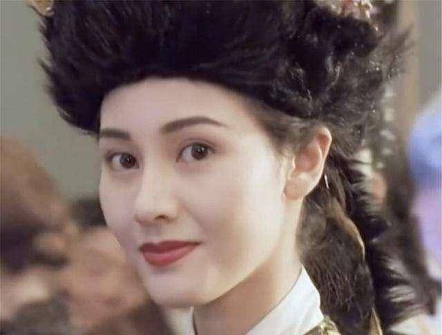 被李嘉欣甩了的倪震转身疯狂追周慧敏,追完他又爱上了陈法蓉_骄傲_地