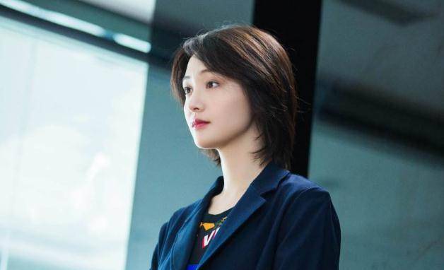 负面新闻不断,郑爽陷入今天这样的尴尬局面,源于同一个原因_人气_新剧