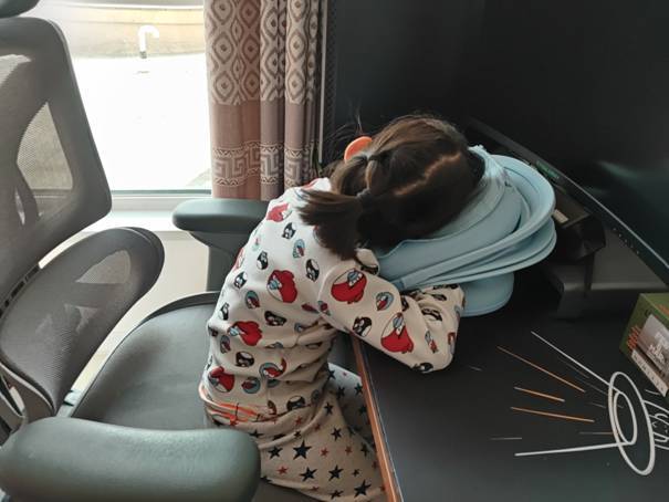 枕在云端，入睡不难-车厘子专业中小学生午休枕评测