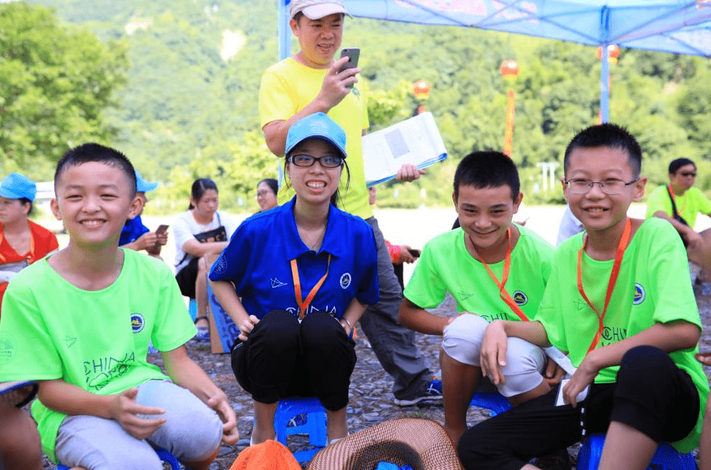 学生罚站倒地去世 家属:老师太冷漠,监控曝光让人气愤