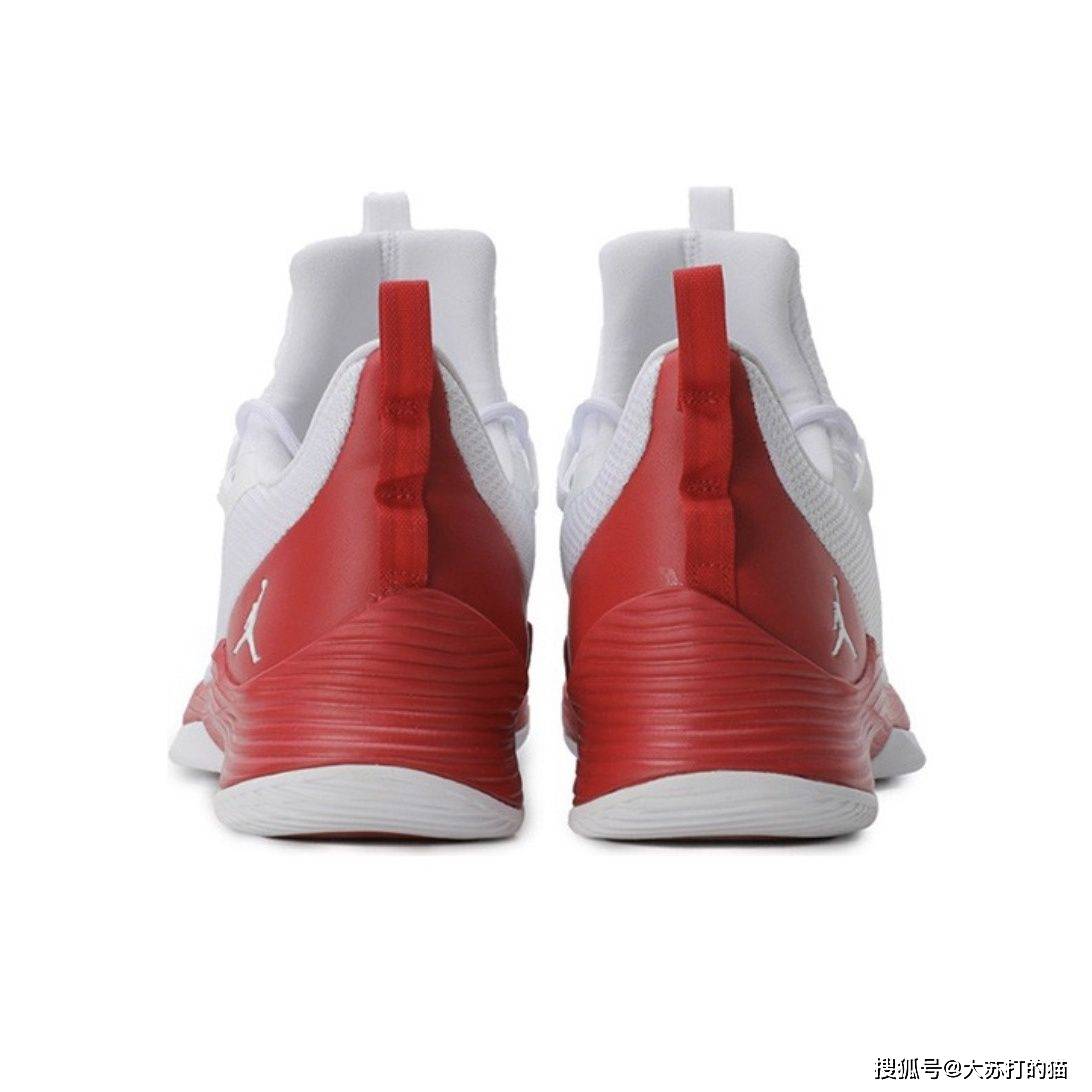 开始了补货浪潮,不仅仅是hdx,jumpman diamond等早已开始补货的鞋款