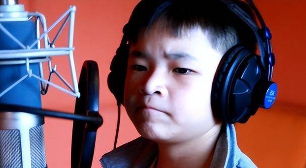 出乎人们意料的是他并没有考上清华大学,目前的林浩在四川的省会城市