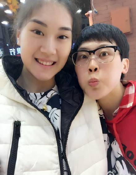 孙梦然,女篮地方队队员,司职中锋,现效力于八一广博文具篮球俱乐部.