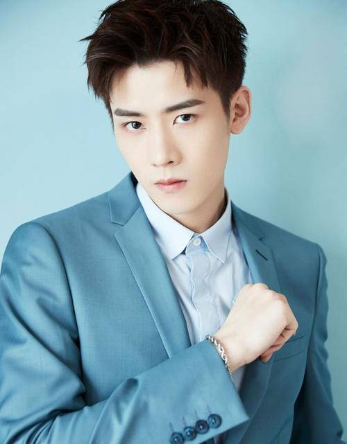 当红男团成员何洛洛,任豪,夏之光相继翻车!艺人素质越来越低!