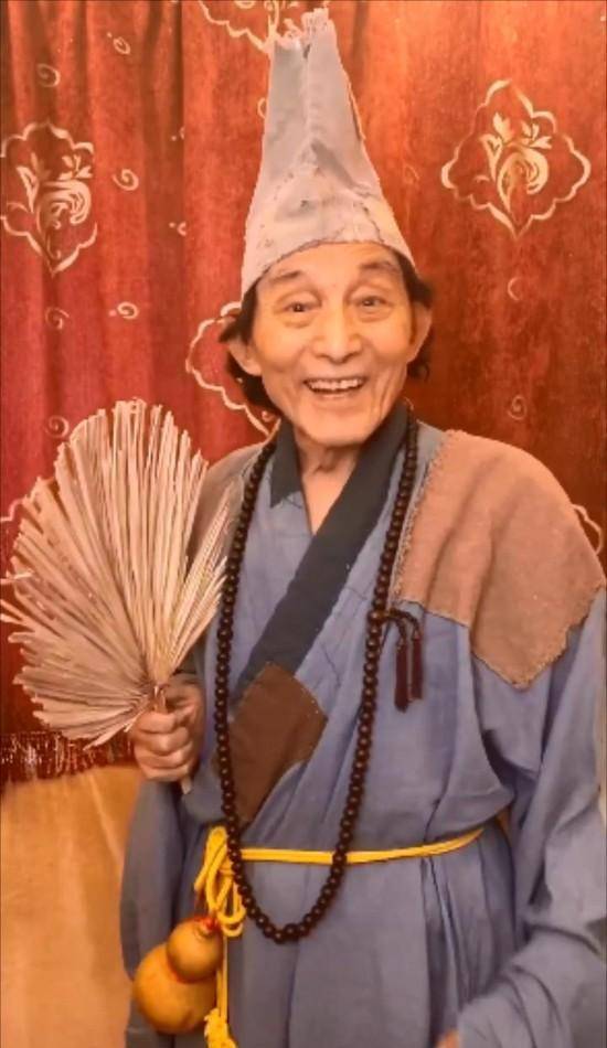 87岁的游本昌,为何赔光家近况还能如此洒脱_济公_表演_毕业