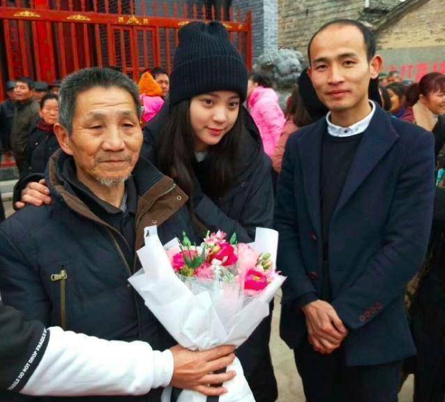 刘德华捐100万回老家,明星回乡超接地气_成龙_家乡_陈小春