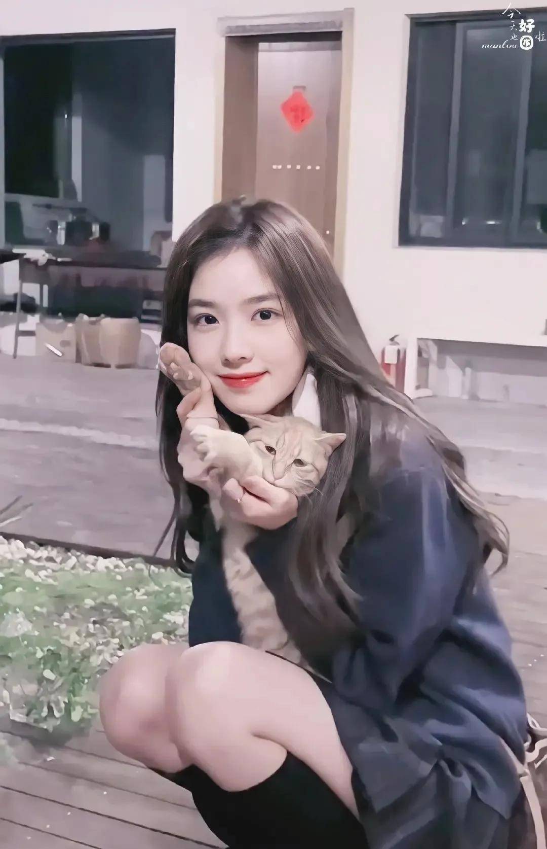 能让王思聪念念不忘的女孩衣品怎么会差_白色_美女_部分