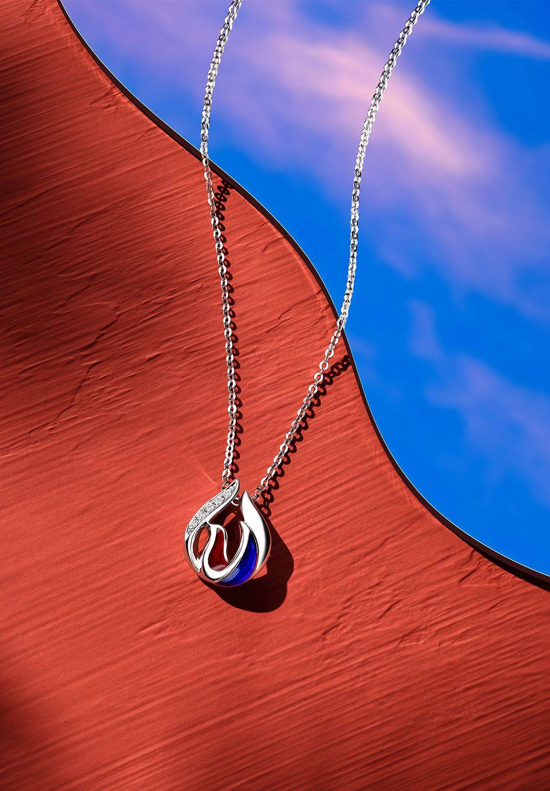 周大福和平天使 | 羽翼流光 翱翔于天地