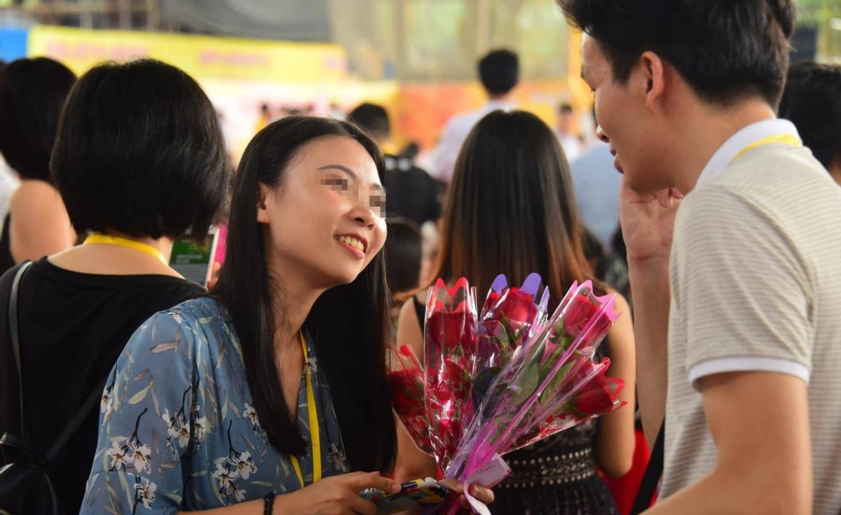 大龄女相亲要求对方年入百万,男方反问你配吗?_刘女士_条件_男人