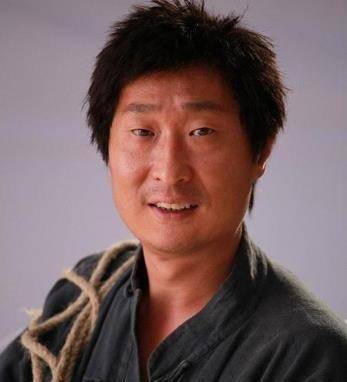 娶最美军花的丑男林永健,曾因500块妻子差点跟他分手_周冬琪_生活