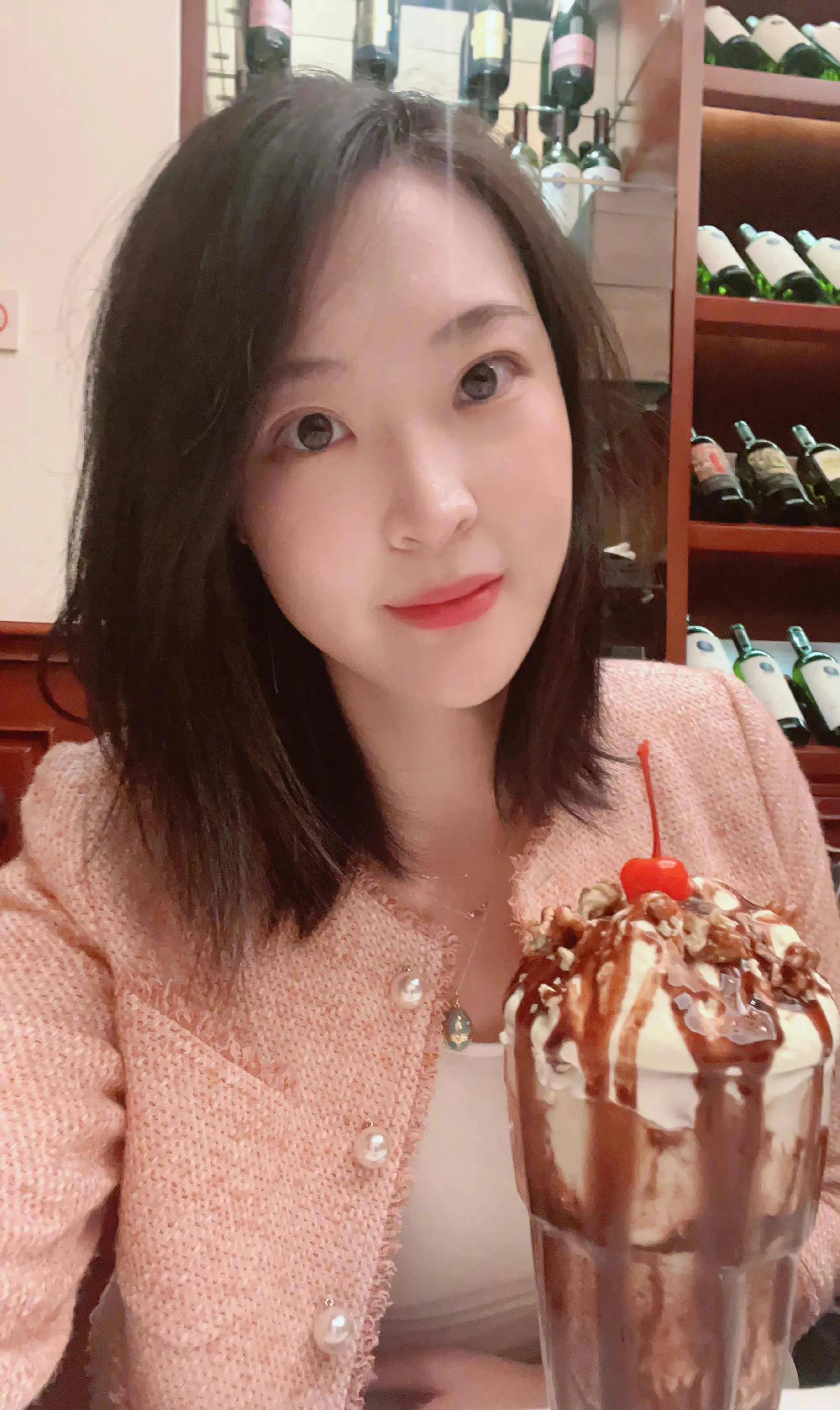 惠若琪32岁生日晒夫妻合照,紧握老公的手超恩爱