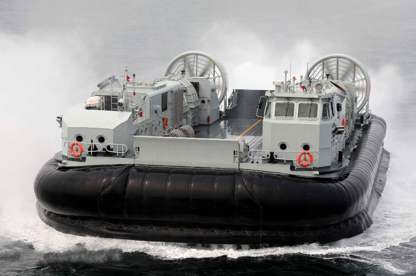 欧洲野牛气垫登陆艇,我国花重金采购4艘,具有重要作用_战术_作战_我军