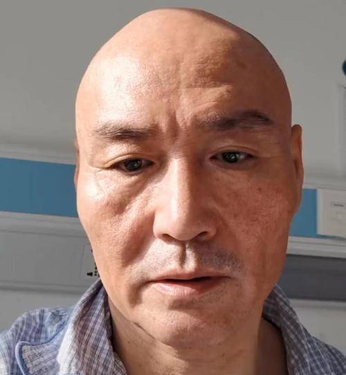 "法印"和尚因妻子患病放弃事业,如今带货养家,网友