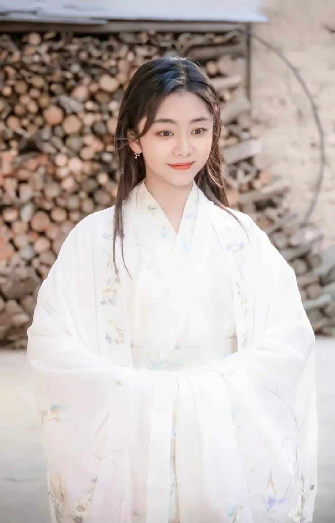 何泓姗赵露思古力娜扎鞠婧祎周冬雨杜雨宸刘萌萌祝绪丹周也张慧雯