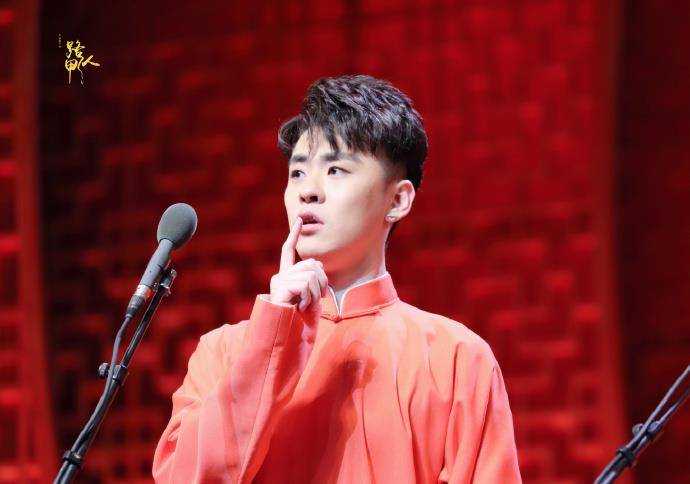 认证歌手的张云雷强势复出说相声,"云起雷鸣"专场第一站在天津_郭德纲