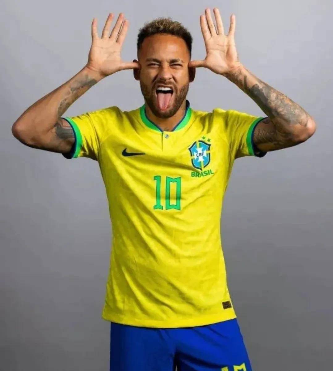 内马尔的风流情史:17岁当爹,仍未婚,足坛他最会玩_卡洛琳娜_足球_巴西