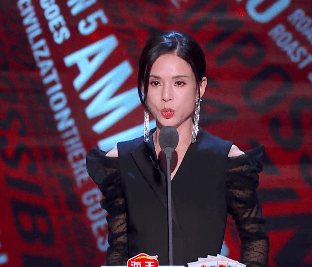 李若彤吐槽大会有个提词器不小心揭露了香港艺人和大陆艺人的差距