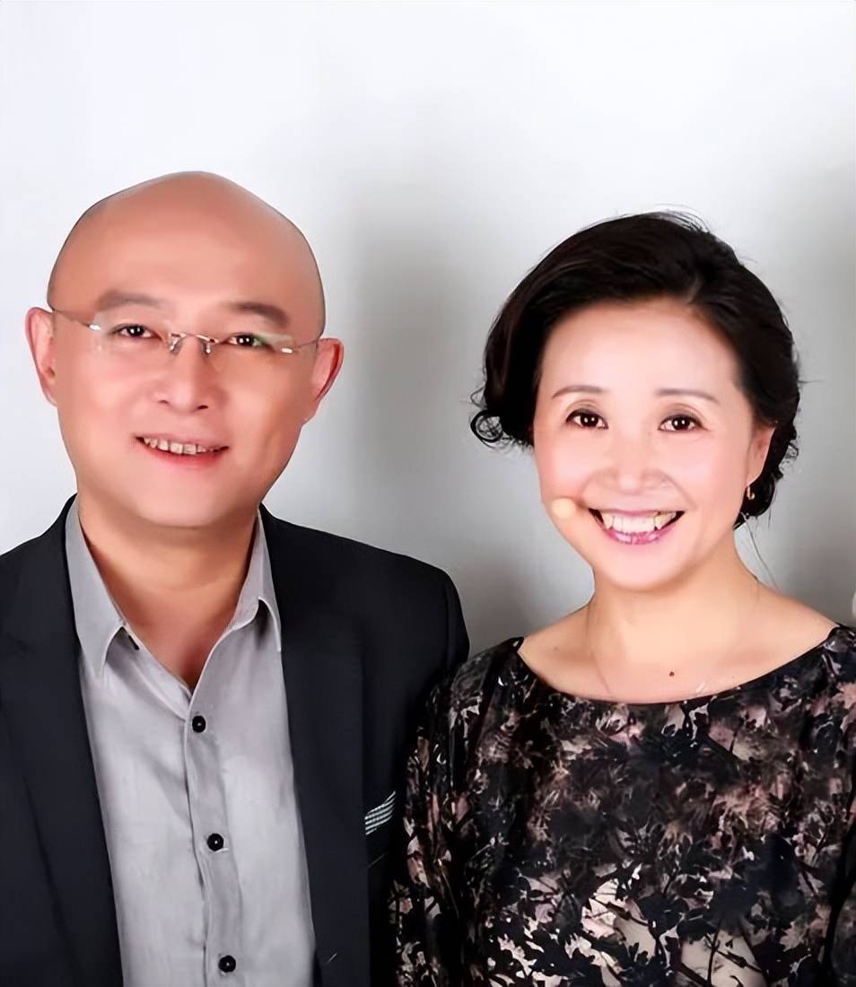 "非诚勿扰"黄菡现状:退居幕后,相夫教女搞学术,气质变化大_主动_爱情