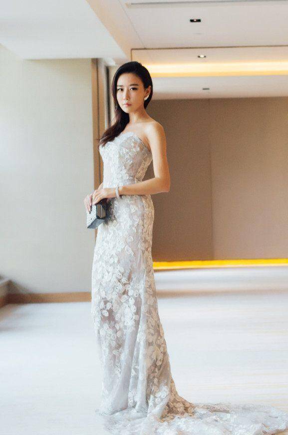 毛俊杰仙气现身红毯,上身时尚上围令人心动,网友:做我老婆吧!