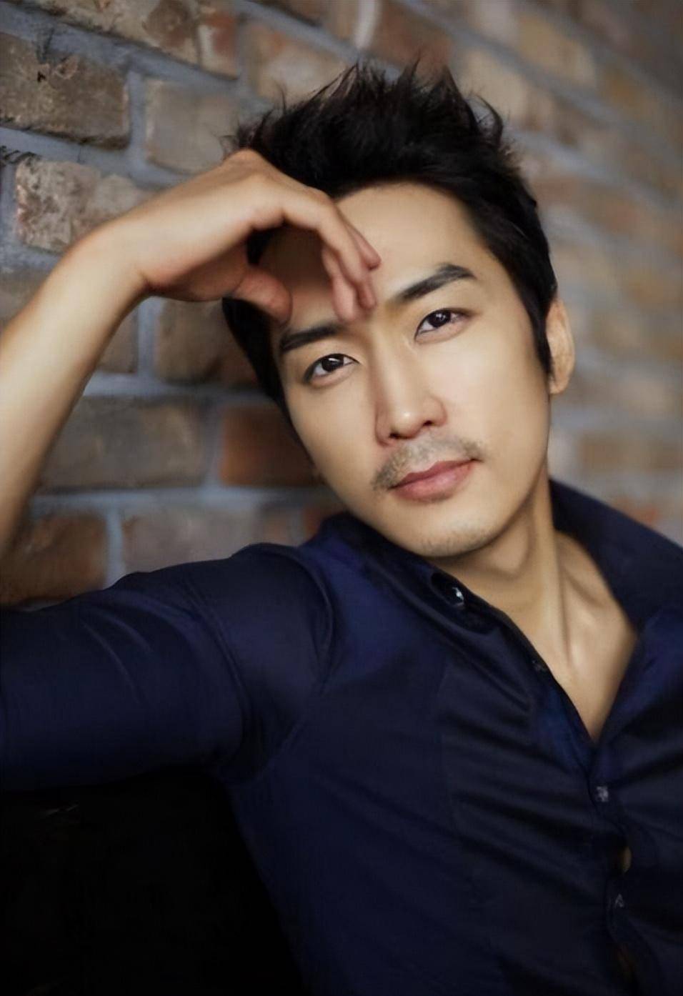 宋承宪近照大变样,脸肿成发面馒头撞脸郭冬临,还有些谢顶_刘亦菲_韩娱