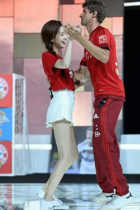 "电视第一美女"马凡舒,10年前走秀泳裤掉落,如今怎样了?