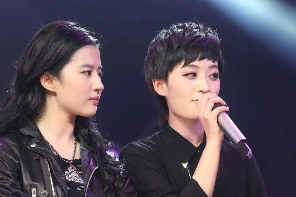 "绵羊音"曾轶可,一位狂妄自大的过气歌手_狮子座_人员_时候