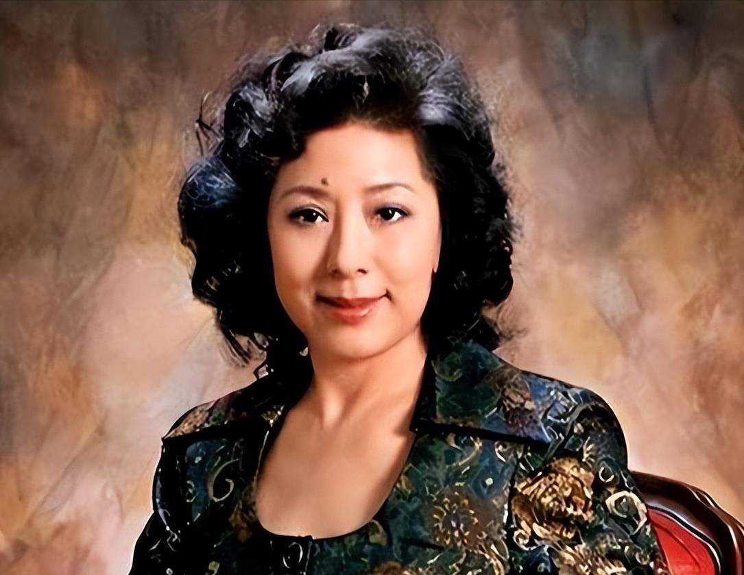 关牧村携丈夫住顶级养老院!