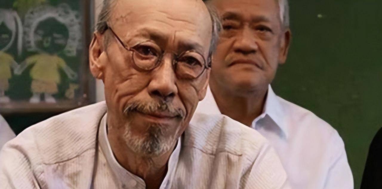 见证香港喜剧电影黄金时代,"犀牛皮"与王晶对骂,支持他的不多_许冠文