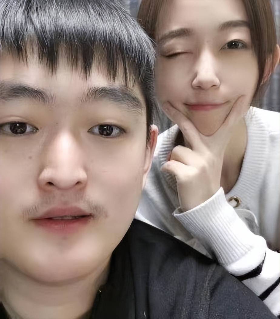 女方身材高挑长相出众,传彩礼高达千万_赵一楠_女友_黑色