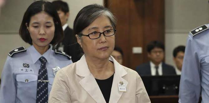 "苦命"的女人:朴槿惠的总统之路_朴正熙_父亲_政治