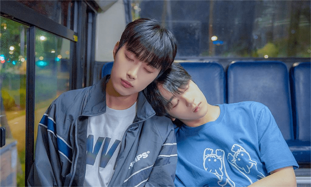 漫画改编剧《请安慰少年》腹黑美人攻×呆萌体育受,欢喜冤家的设定