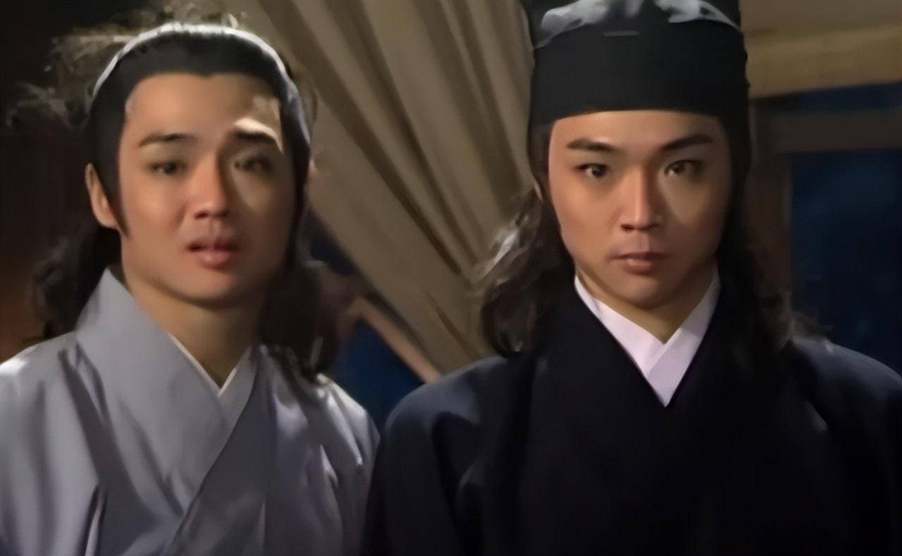 2,宋逸民和宋达民这对双胞胎可以说从小像到大,就算是老了,很多粉丝也