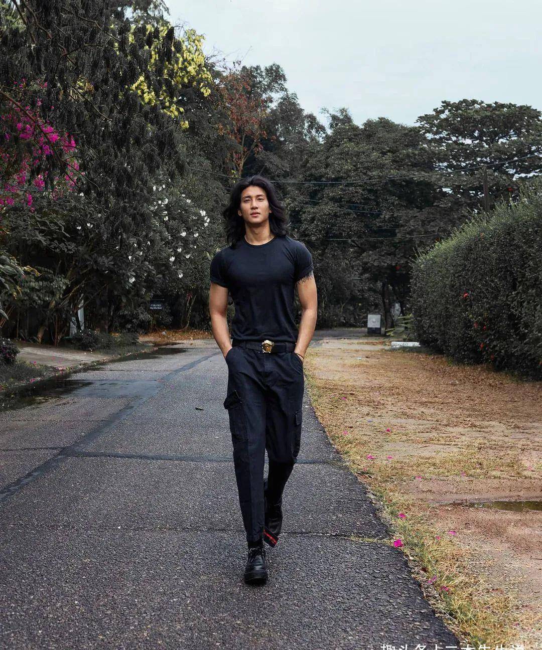 撞脸金城武,缅甸188cm男模爆红,高大帅气身材圈粉全网_paing_收获