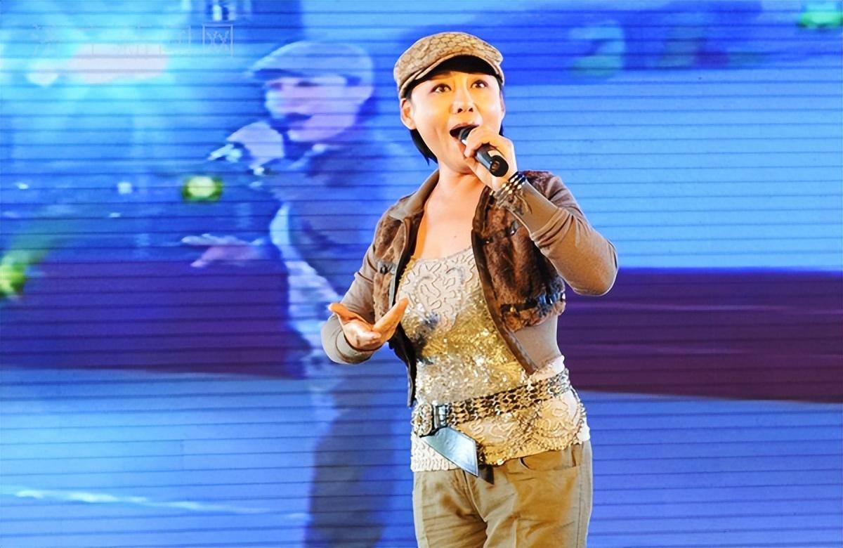 著名歌唱家胡晓晴:一场官司伤了她的心,67岁仍未婚,无儿无女_演出