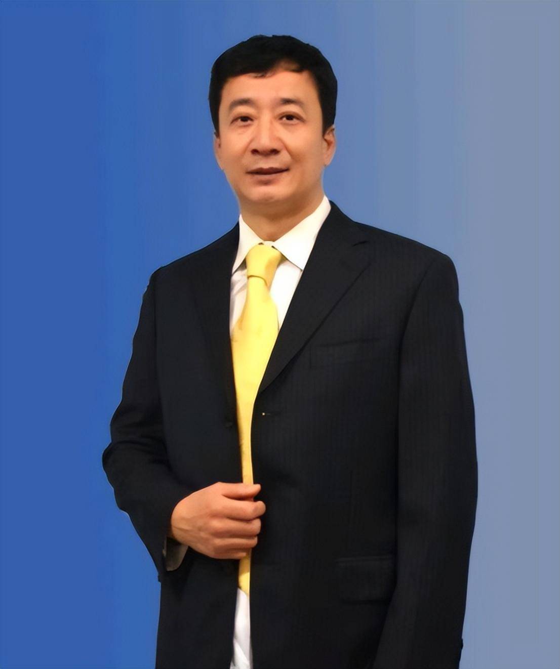 活动现场张伟杰教授与冠军亲密互动,并通过:天乙十三式古典引导术